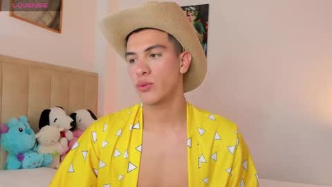 axel slim online show from November 2025 05:29:02 AM