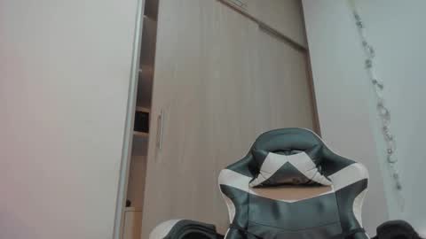 axelblaze_1 online show from March 2026 12:16:01 PM
