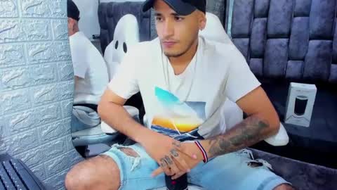 Axell Cross2 online show from February 2025 10:31:01 PM