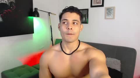 Snapshot of axell_dior chatting on April 2026 01:53:02 AM axell online show from April 2026 01:53:02 AM
