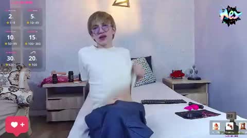 Snapshot of axell_stone chatting on July 2026 08:46:01 PM axell_stone online show from July 2026 08:46:01 PM