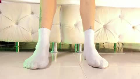 Snapshot of axellcollins chatting on April 2026 11:23:01 AM im your little femboy ALEX online show from April 2026 11:23:01 AM