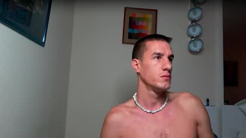 Axl online show from October 2025 03:26:02 AM