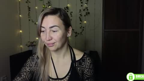 Jully online show from December 2025 06:26:01 PM