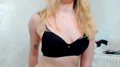 SundyRose online show from May 2026 09:06:02 AM