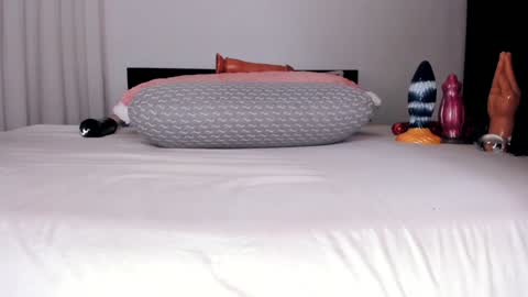 Ana  FREE   online show from December 2024 11:04:02 AM