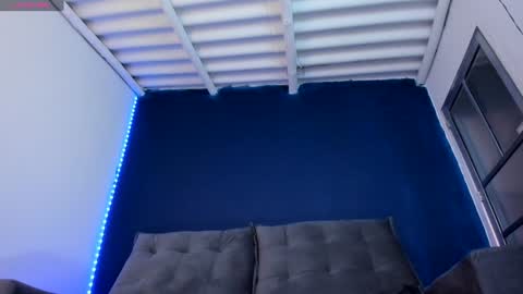 Andr  online show from February 2025 09:50:01 PM