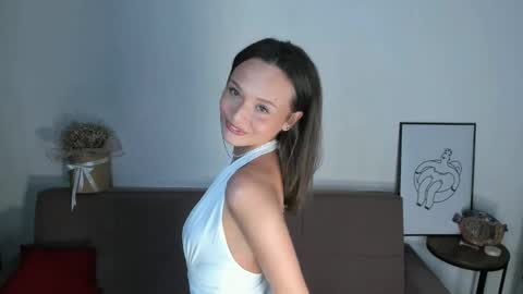 Hi my names Eva 3 online show from February 2025 12:11:01 PM