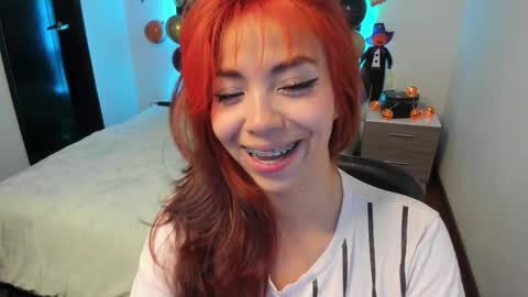 Aylin online show from October 2025 01:44:01 PM