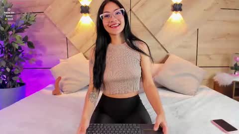 ayllin  online show from October 2025 07:31:01 PM