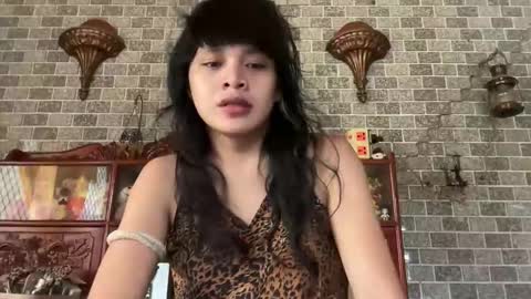 aymkyline online show from November 2025 02:10:01 AM