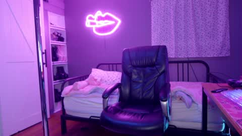 Snapshot of aynmarie chatting on January 2025 01:16:02 AM mia rand online show from January 2025 01:16:02 AM