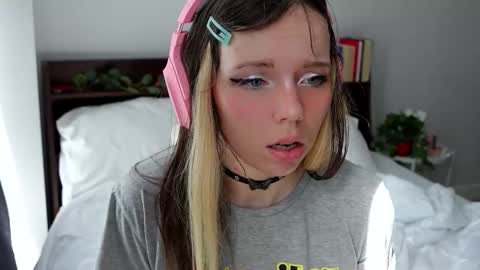 Snapshot of ayralust chatting on March 2025 06:48:01 AM Ayra Lust online show from March 2025 06:48:01 AM