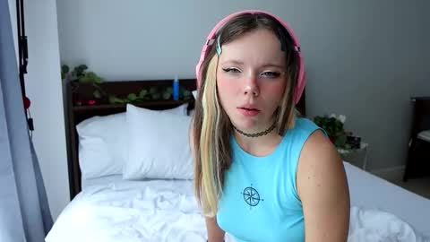 Snapshot of ayralust chatting on March 2025 04:23:02 AM Ayra Lust online show from March 2025 04:23:02 AM