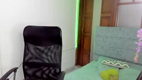 aysha_winxx online show from November 2025 03:50:01 AM