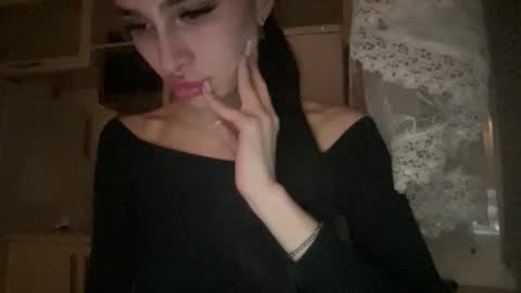 ViktoranMary online show from November 2025 09:25:02 PM