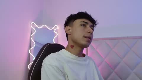 aziel_tay online show from October 2025 11:30:01 AM