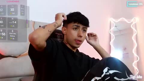 aziel_tay online show from October 2025 11:31:02 AM