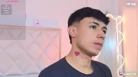 aziel_tay online show from October 2025 11:35:01 AM