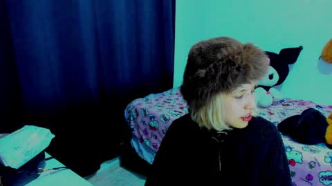 Azu Moure online show from March 2026 04:18:01 AM