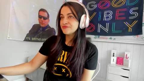 Azucena R online show from October 2025 03:13:01 PM