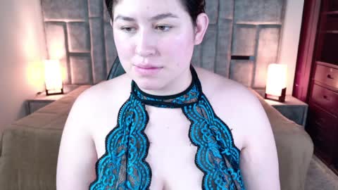 Snapshot of azul_veraa chatting on April 2026 12:21:01 PM Azul online show from April 2026 12:21:01 PM