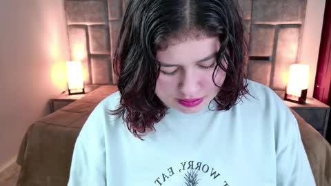 Snapshot of azul_veraa chatting on April 2026 12:09:02 PM Azul online show from April 2026 12:09:02 PM