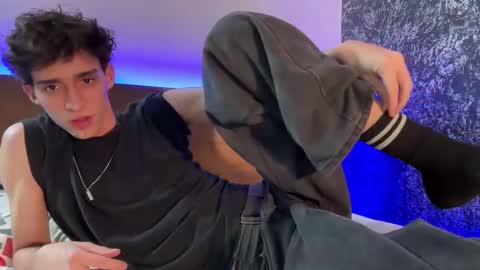 Snapshot of azulyfucsia chatting on October 2025 06:08:01 AM nice boy online show from October 2025 06:08:01 AM