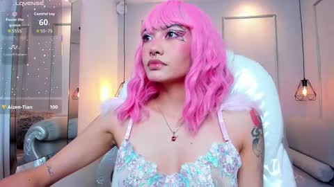 Azura online show from October 2025 08:10:01 PM