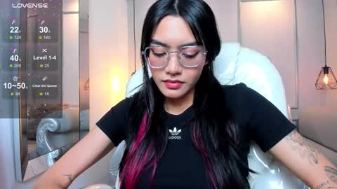 Azura online show from November 2025 08:53:01 PM