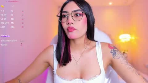 Azura online show from April 2026 08:20:02 PM