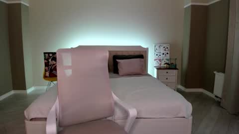 Monica online show from October 2025 12:40:02 AM