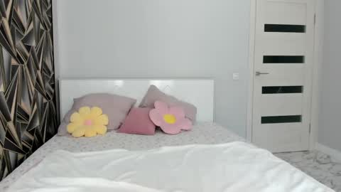 Monica online show from April 2026 03:19:01 AM