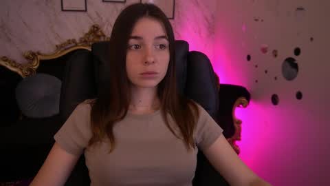 Snapshot of babe_dollie chatting on June 2026 07:46:01 AM Babe online show from June 2026 07:46:01 AM