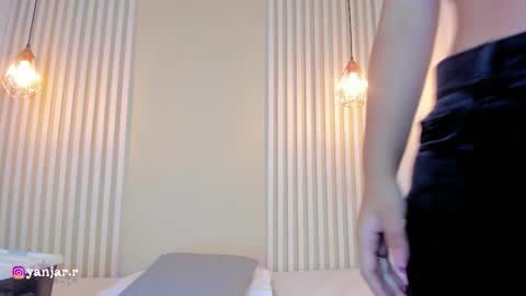 Katty  online show from November 2025 11:43:02 AM