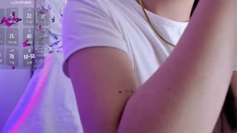 Queen B online show from March 2026 06:24:02 PM