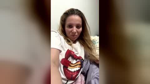 Snapshot of baby_blondee chatting on April 2026 06:01:02 PM Baby Blonde online show from April 2026 06:01:02 PM