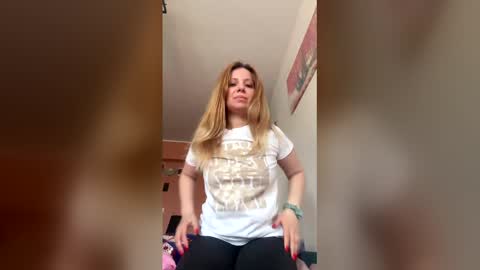 Snapshot of baby_blondee chatting on May 2026 05:36:02 AM Baby Blonde online show from May 2026 05:36:02 AM