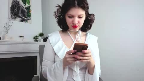 Evalena maybe just Eva online show from March 2026 05:22:01 AM