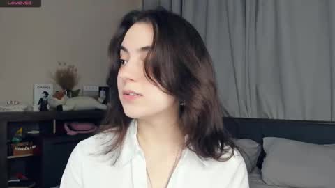 Emily online show from December 2025 06:52:02 AM