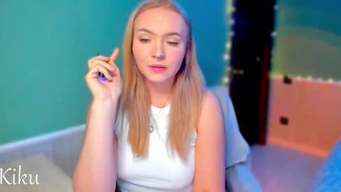 Heyy Im Kikuuu  Im so energetic  Catch my vibe online show from November 2025 11:14:02 PM