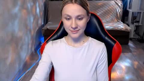 baby_kitte online show from March 2026 04:18:01 AM