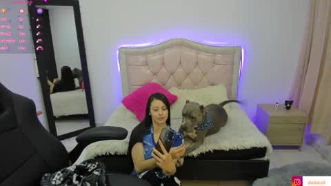 Dulce  Stefa  online show from April 2026 06:57:01 AM