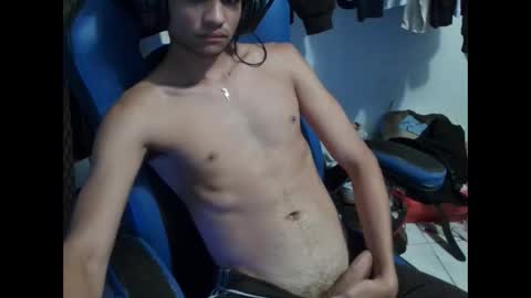 Snapshot of baby_mooonx chatting on January 2026 05:10:02 AM adrian online show from January 2026 05:10:02 AM