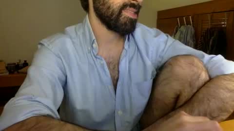 Tom A.    online show from December 2025 06:13:02 PM