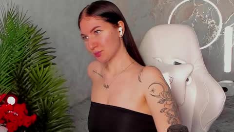 Snapshot of babyisperfect chatting on February 2026 03:48:01 AM Sophia online show from February 2026 03:48:01 AM