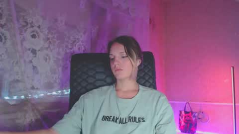 Sonya online show from September 2025 08:09:01 PM