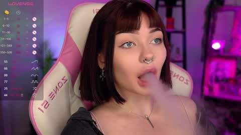 Nika online show from September 2025 08:53:01 PM