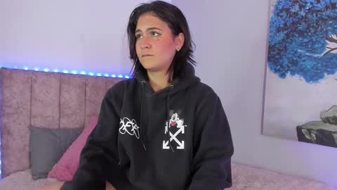 daya independent model online show from March 2026 01:42:02 AM