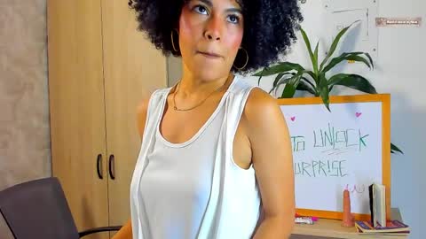 Snapshot of baddie_delaylaa chatting on April 2026 08:00:02 PM BADDIE DELAYLA online show from April 2026 08:00:02 PM